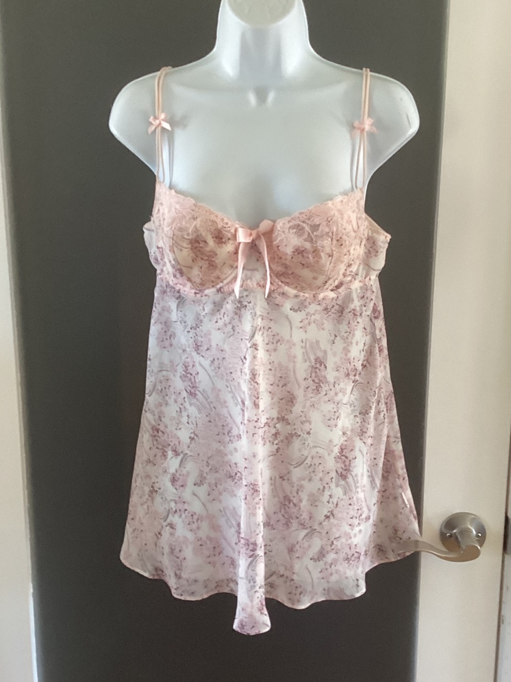 La SENZA Pink Floral Lace Chemise with Bow Accents - Picture 1 of 6
